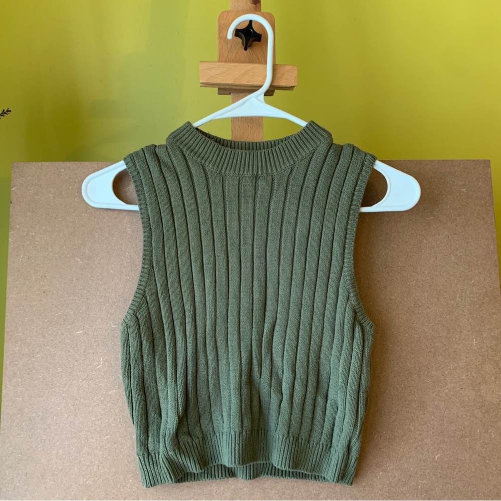 Green Ribbed Sleeveless Top